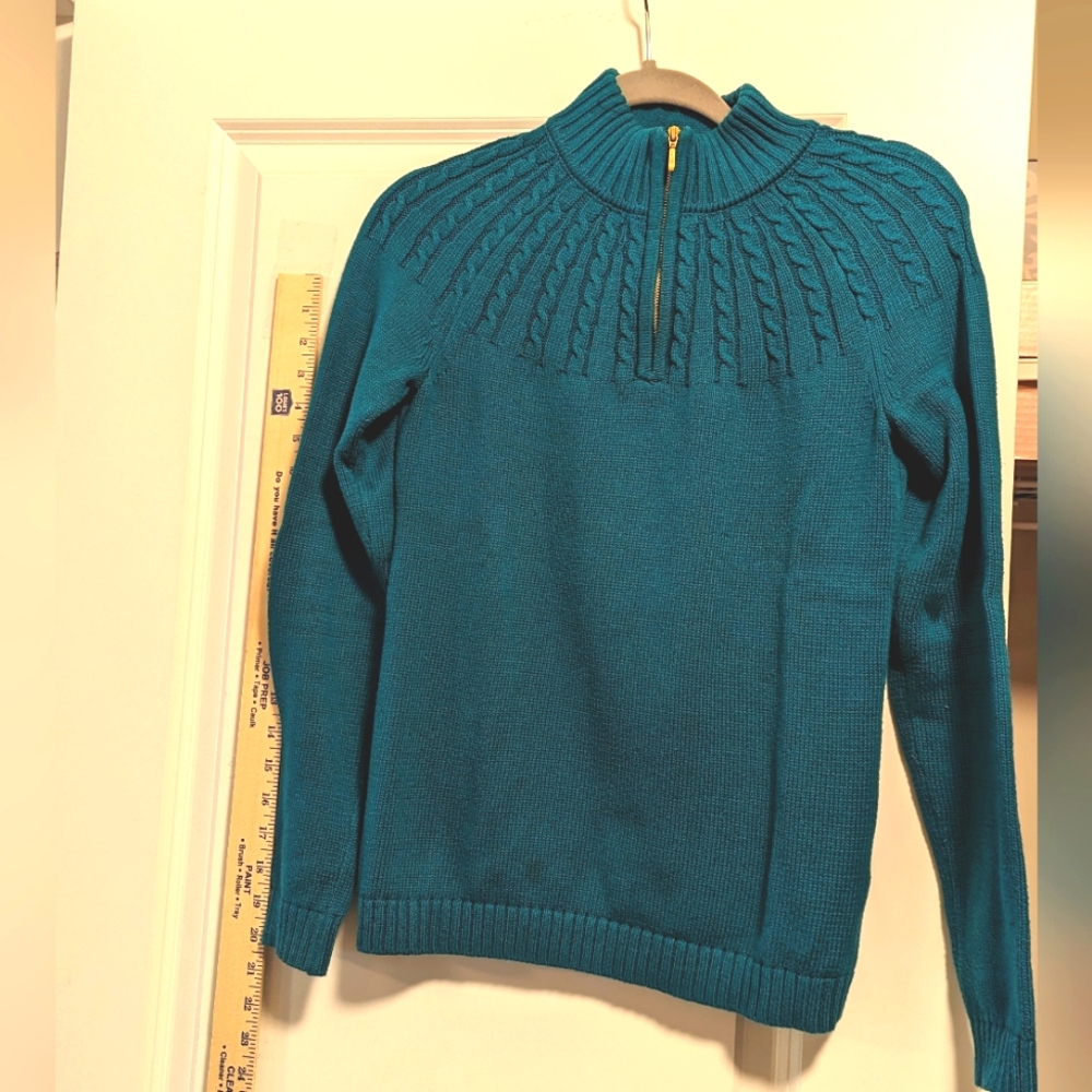 Beautiful lands end emerald sweater with gold zipper detail